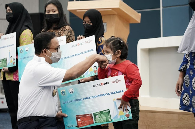 Anies Baswedan dan Anak Yatim Ibu Kota